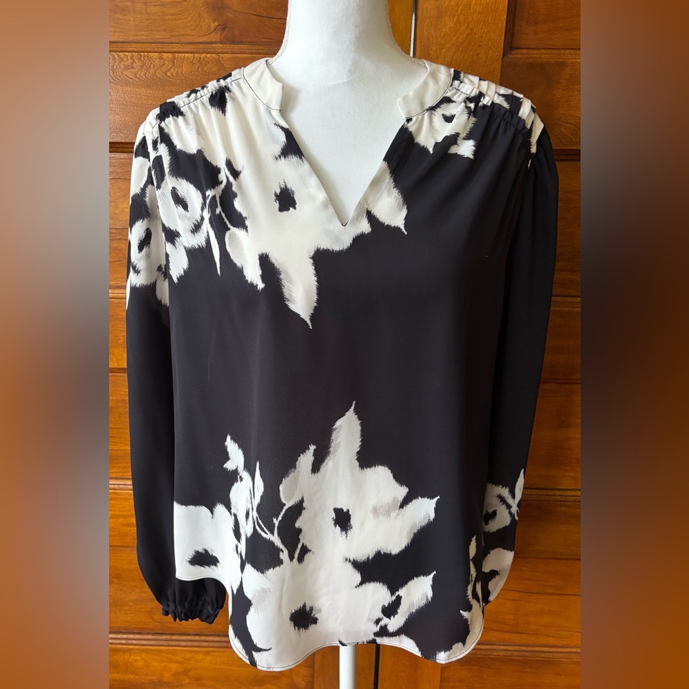 Chico’s Black and White Floral Women's Top